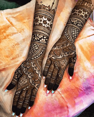 Customized Arabic Mehndi Design